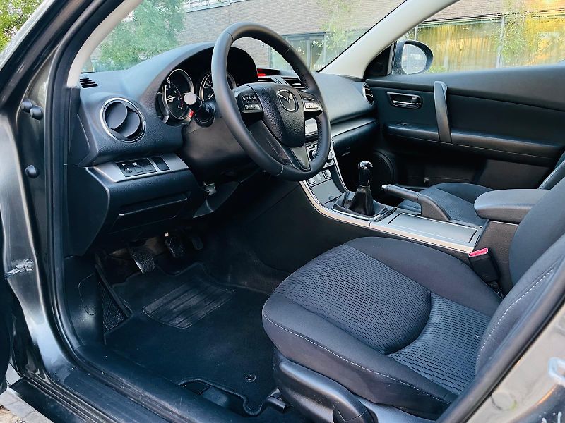Mazda 6 2.0i MAN 1MAJITEL VÝHŘEV TAŽNÉ - fotka 25 z 41