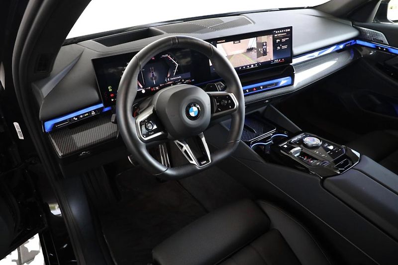 BMW Řada 5 540d xDrive Touring - fotka 5 z 35