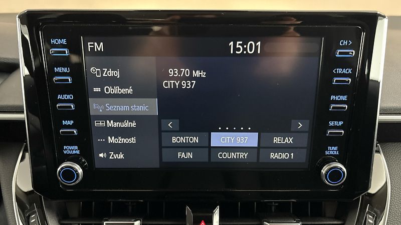 Toyota Corolla 1.8 Hybrid AUT Active Sedan - fotka 11 z 25