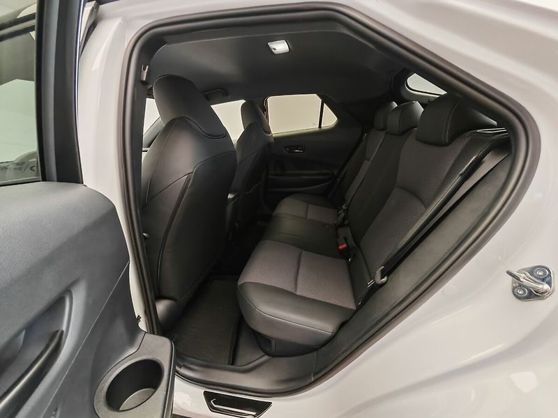 Toyota C-HR 2.0 Hybrid 4x4 Executive - fotka 26 z 44