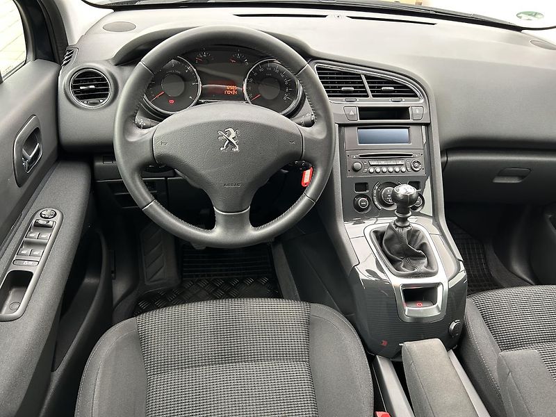 Peugeot 5008 1.6 HDI Allure - fotka 5 z 21