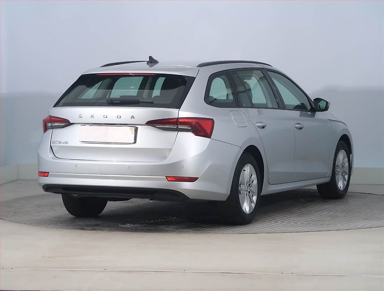 Škoda Octavia (2022) Ambition 2.0 TDI, ČR,1.maj - fotka 5 z 19