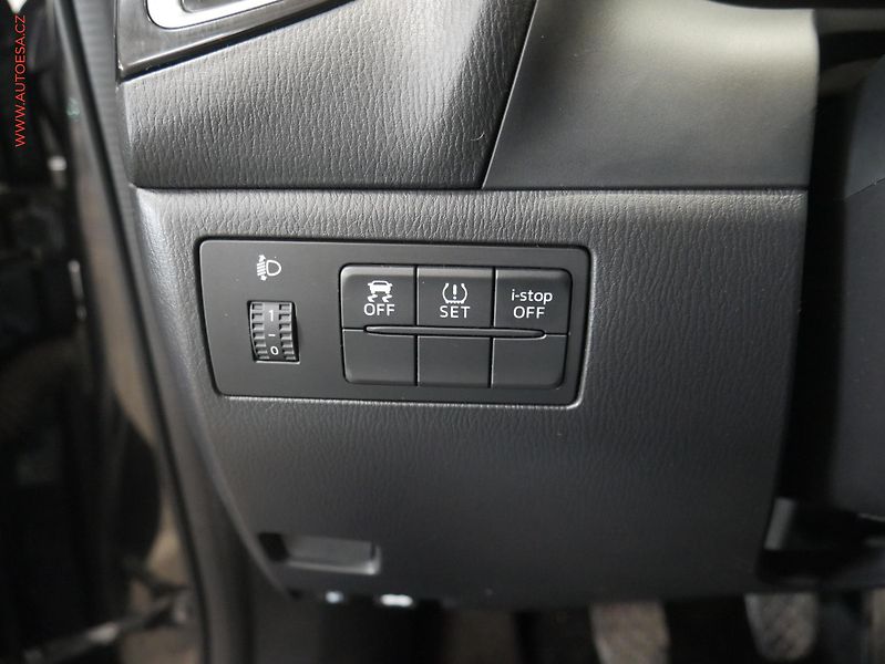 Mazda 3 (2014) 2.0 i, ČR, Navi, xenon - fotka 12 z 18