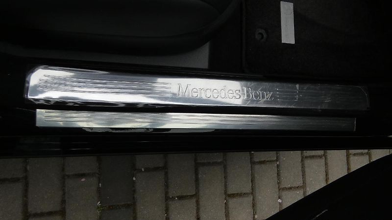 Mercedes-Benz Třídy S 500 V8 - fotka 32 z 33