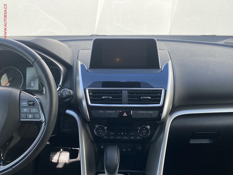 Mitsubishi Eclipse Cross (2018) 1.5T-MiVEC 4x4, AT, kůže - fotka 12 z 21