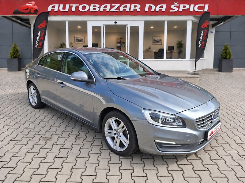 Volvo S60 (2017) 2.0D4 147kW AUT -NOVÉ V ČR - fotka 2 z 38