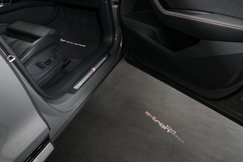 Audi e-tron 55 300kW SB BlackEdit ZÁRUKA - fotka 22 z 48