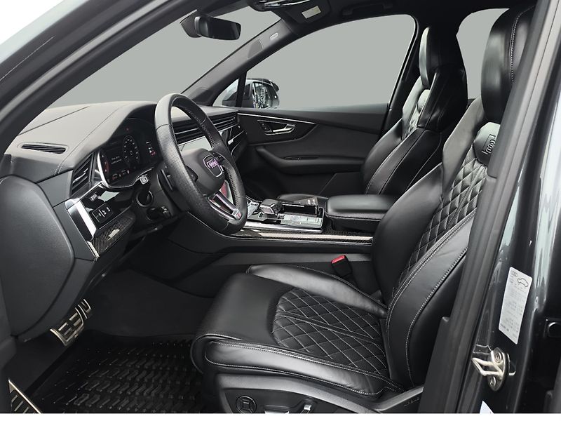 Audi SQ7 4.0 TFSi - fotka 6 z 24