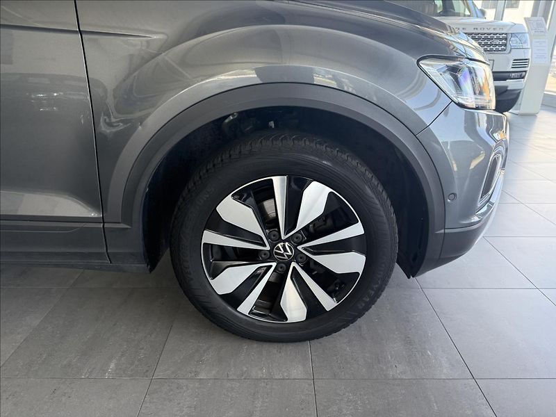 Volkswagen T-Roc 1,0   TSI 85kW,SERVISKA,1.MAJ - fotka 25 z 25