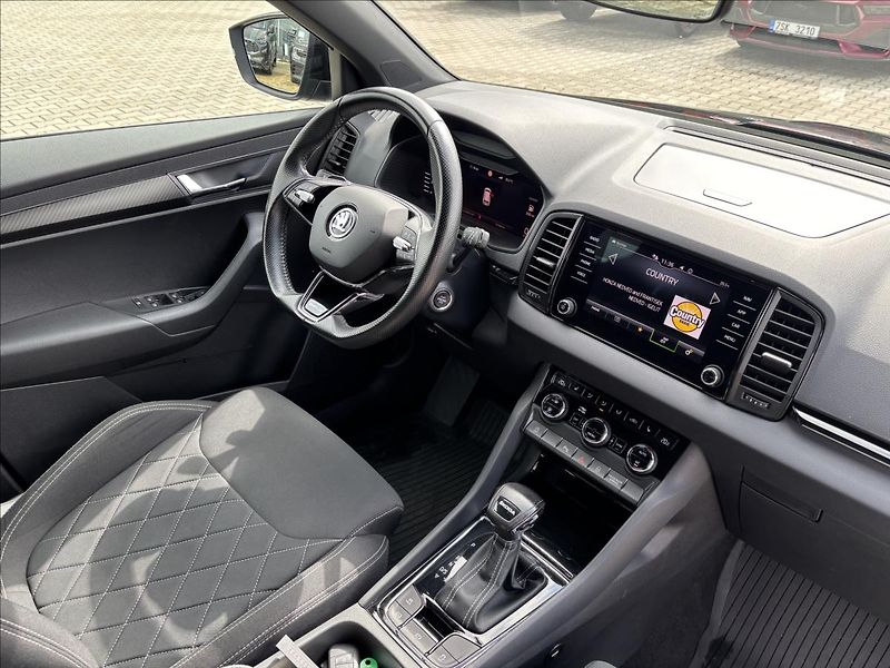 Škoda Karoq 1,5 TSI  110kW Sportline - fotka 22 z 51