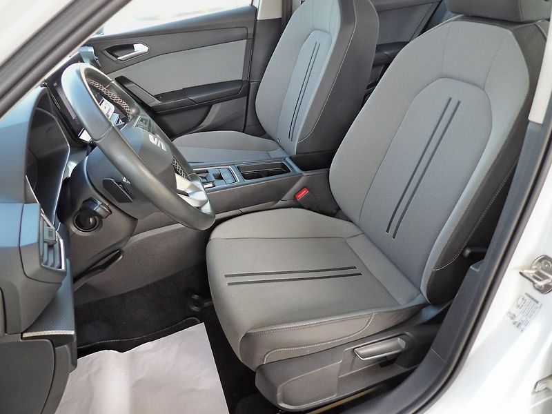 Seat Leon 2.0TDI DSG Virtual ACC LED NAV - fotka 23 z 31