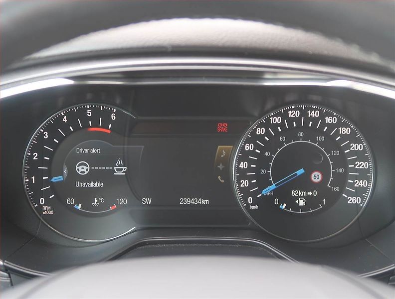 Ford Mondeo (2015) 2.0 TDCI, Navi, Tempomat - fotka 11 z 14