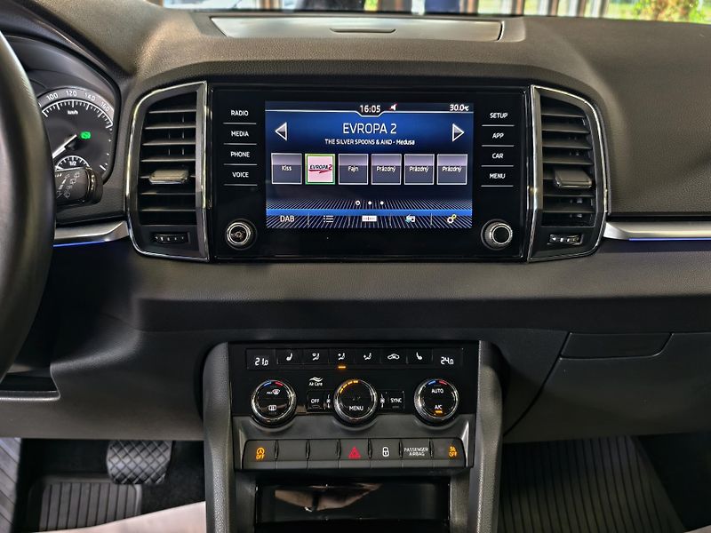 Škoda Karoq 1.6 TDi 85kW DSG STYLE LED ACC - fotka 13 z 24