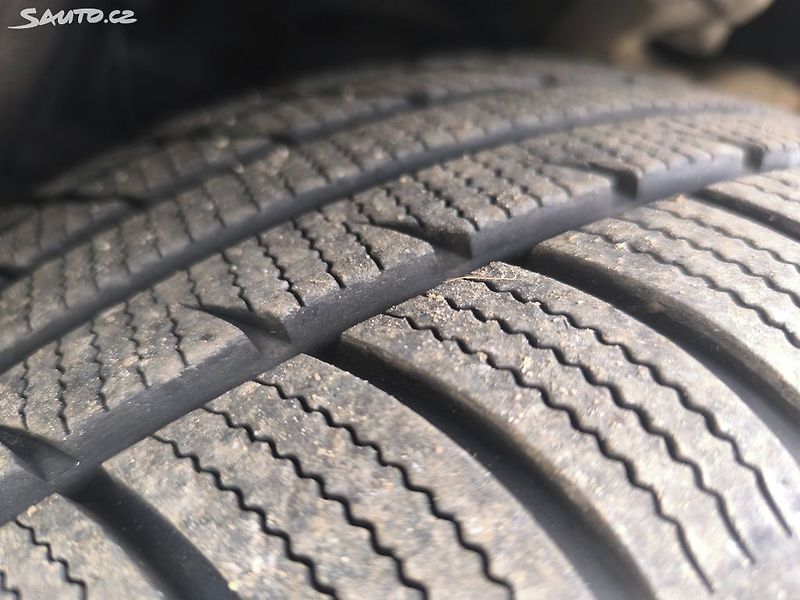 Audi A6 30TDI,MANUÁL,KRÁSNÁ,SERVIS,4X4 - fotka 18 z 22