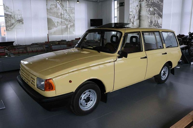 Design Wartburgů 353 byl především účelný