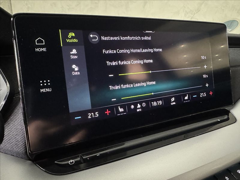 Škoda Octavia 2,0 TDi  DSG Tour Virtual LED - fotka 28 z 45