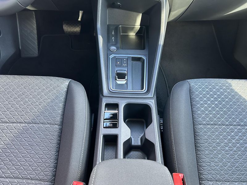 Ford Tourneo Connect 1.5 Ecoboost 110kW AT Titanium - fotka 38 z 38