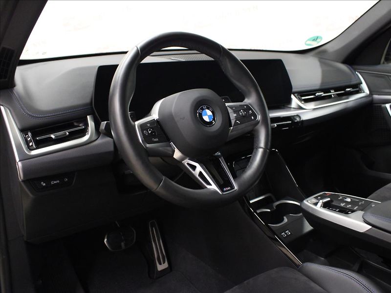BMW X1 2,0 23d 145 kW xDrive M Sport - fotka 7 z 29