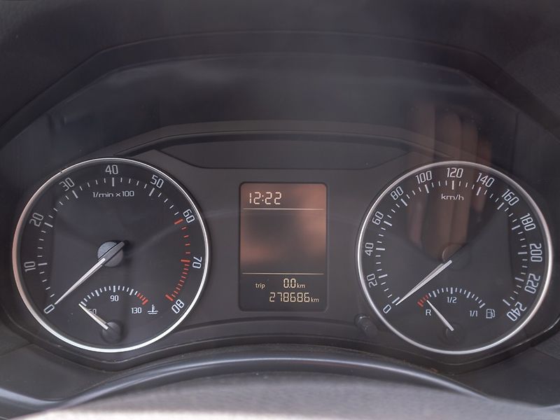 Škoda Octavia (2010) 1.4TSI 90KW – TAŽNÝ - fotka 17 z 38