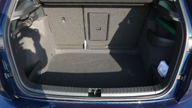 Škoda Karoq 1,5 TSI Style DSG - fotka 20 z 22
