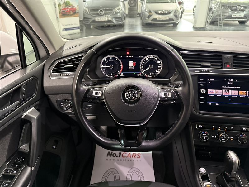 Volkswagen Tiguan 2,0   TDI 140KW HIGHLINE LED - fotka 23 z 38