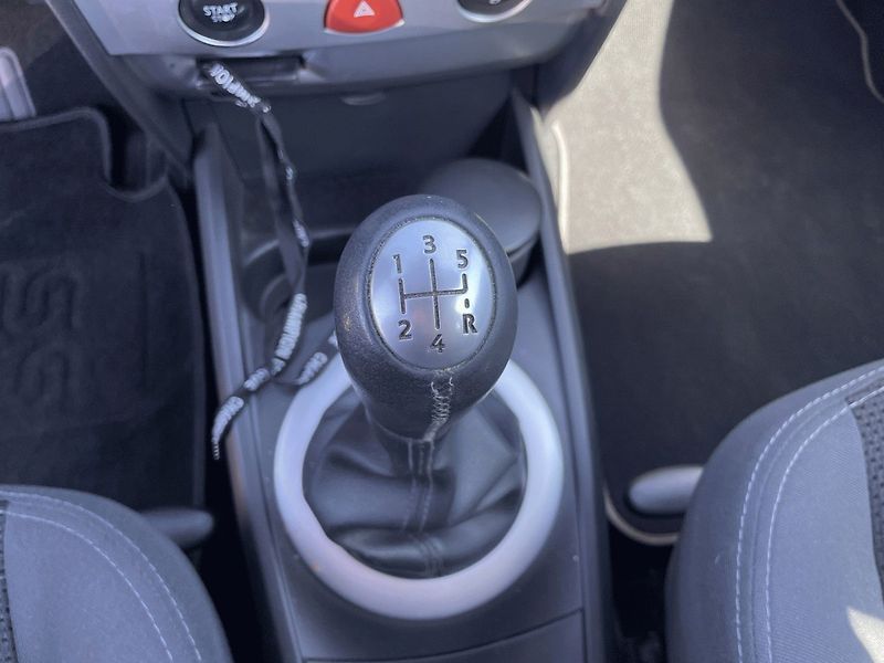 Renault Mégane (2009) 1.4i, 72kW,ČR,Klima - fotka 21 z 31