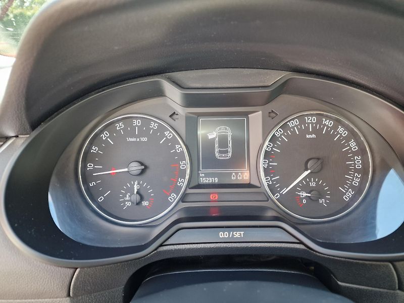 Škoda Octavia 1,6TDI JOY 81KW - fotka 13 z 16