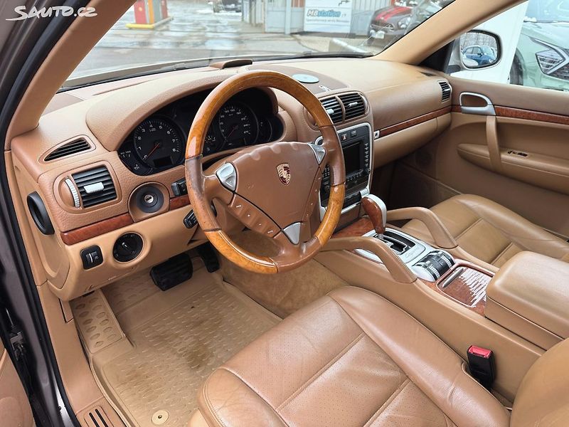 Porsche Cayenne 3.2 V6, 4X4, Automat - fotka 11 z 37
