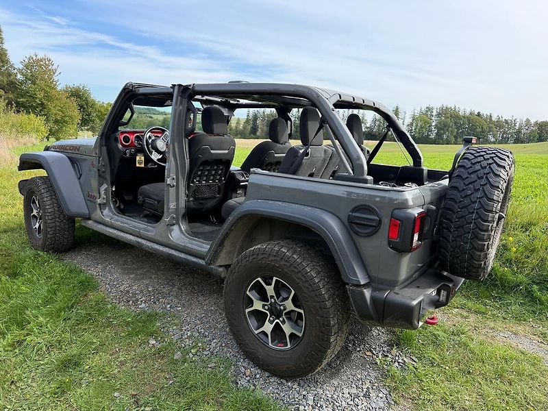 Jeep Wrangler 3.6i V6/Rubicon/4x4/AT - fotka 47 z 53