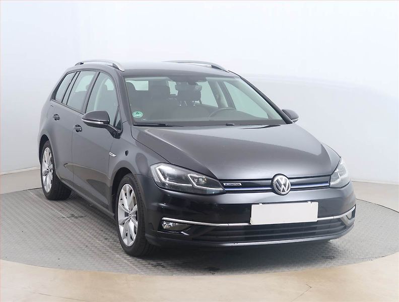 Volkswagen Golf (2019) 1.5 TSI, Kůže, Tempomat - fotografie inzerátu