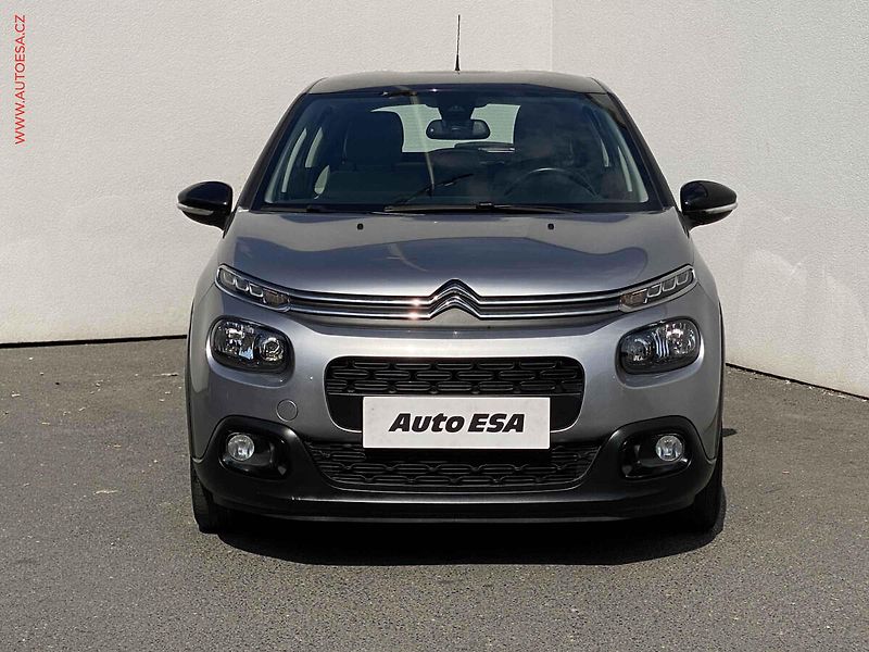 Citroën C3 (2018) 1.2 PT, Shine, navi - fotka 2 z 17