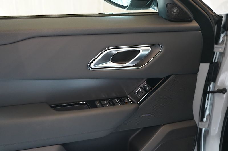 Land Rover Range Rover Velar D300 AWD Dynamic SE, Tažné - fotka 23 z 51
