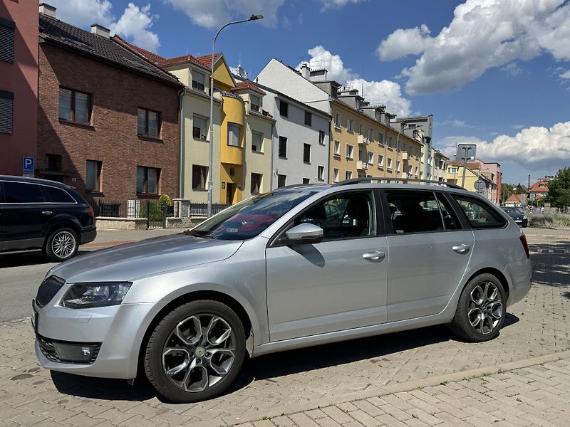 Škoda Octavia 2.0 TDi ČR digi klima - fotka 2 z 16