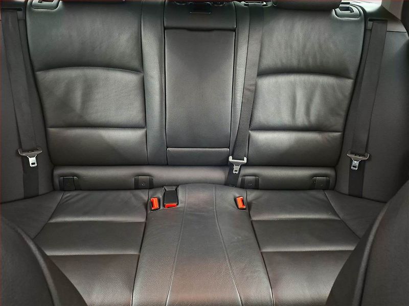 BMW Řada 5 (2012) 525d xDrive, 4X4, Automat - fotka 10 z 21