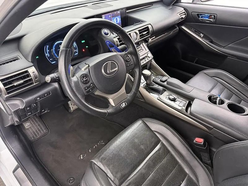 Lexus IS 300h 2.5F SportLine 162kW Ventilace - fotka 3 z 15