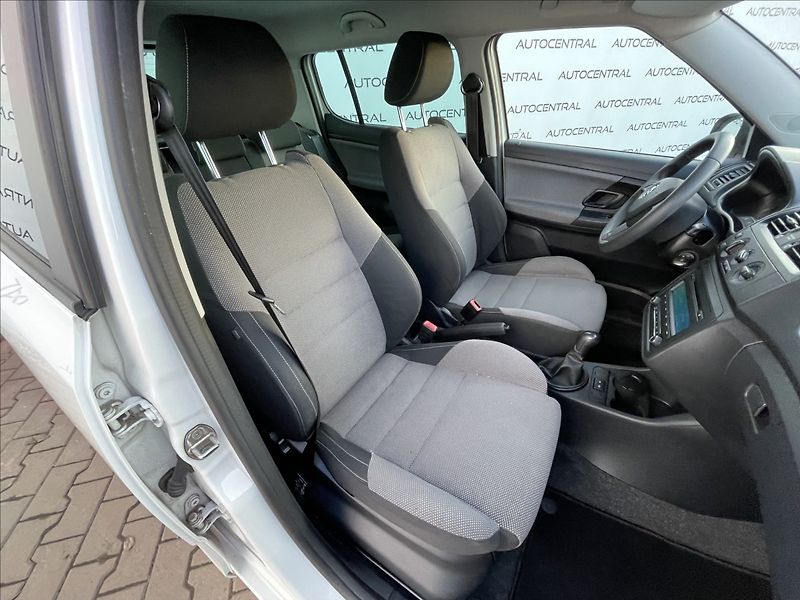 Škoda Fabia 1,2 TSI 63kw klima po servisu - fotka 19 z 21
