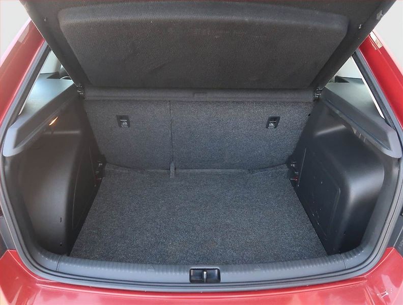 Škoda Rapid (2014) Spaceback 1.2 TSI - fotka 13 z 14
