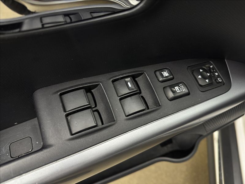 Mitsubishi Outlander 2,2 4WD AUTOMAT VÝHŘEV KAMERA - fotka 26 z 34