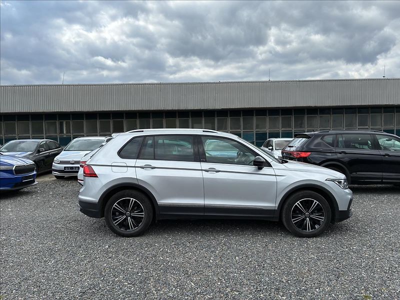Volkswagen Tiguan 2,0 TAŽNÉ,KAMERA,HEAD-UP - fotka 7 z 31