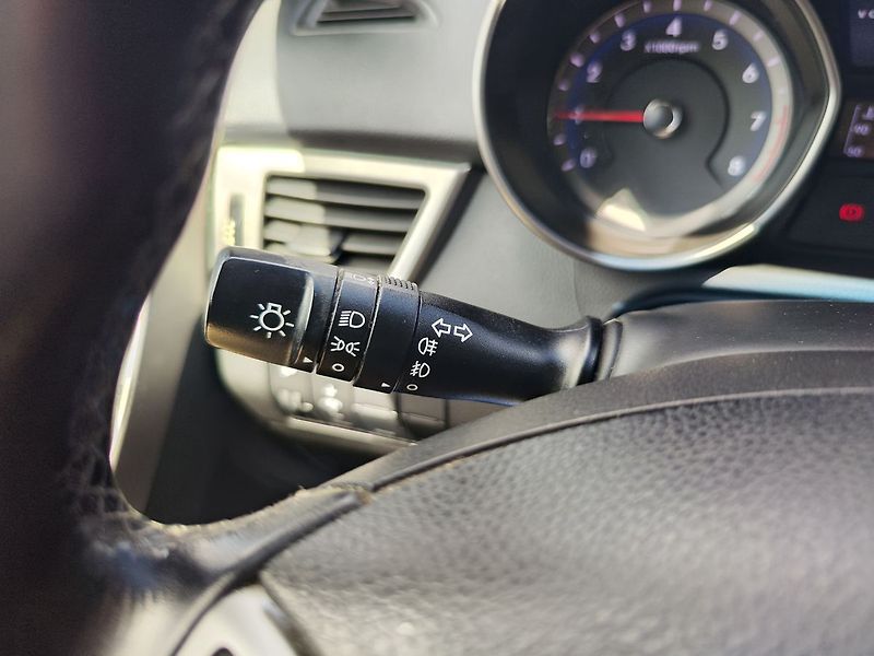 Hyundai i30 1.6i/88kW - fotka 21 z 25