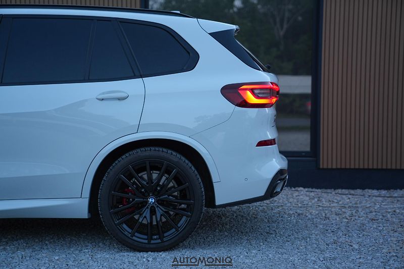 BMW X5 (2023) X5 xDrive40d M Sport Bowers - fotka 11 z 31
