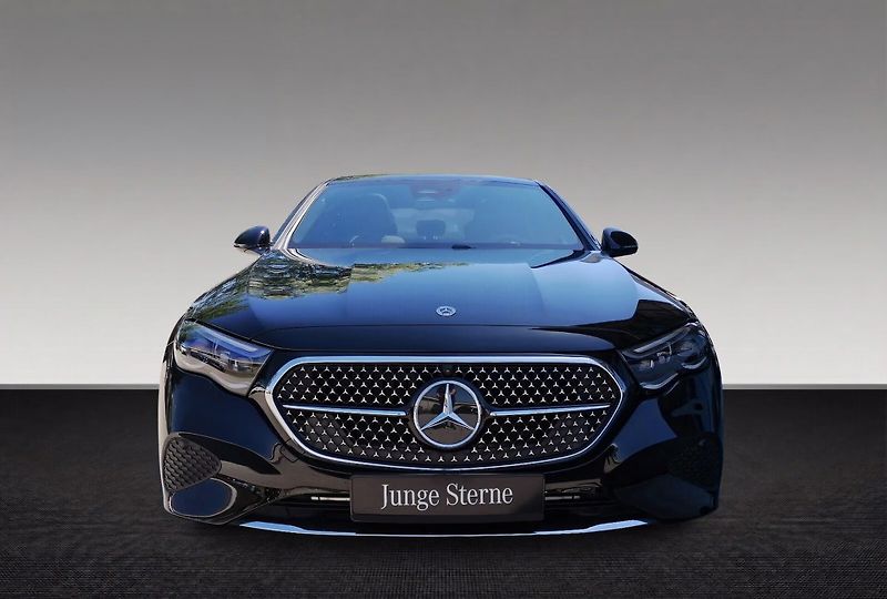 Mercedes-Benz Třídy E 220d Avantgarde Pano 360 Distr - fotka 2 z 10