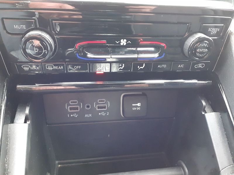 Jeep Grand Cherokee (2023) 3.6 L  V6  4x4 - fotka 16 z 31