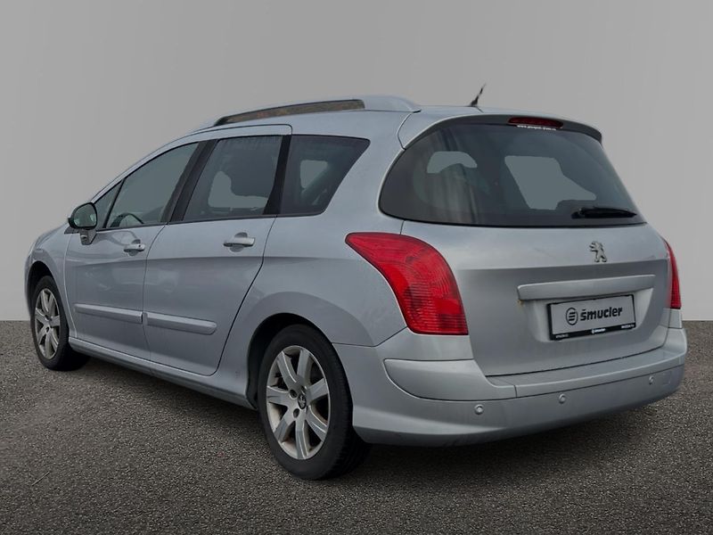 Peugeot 308 SW - fotka 2 z 9