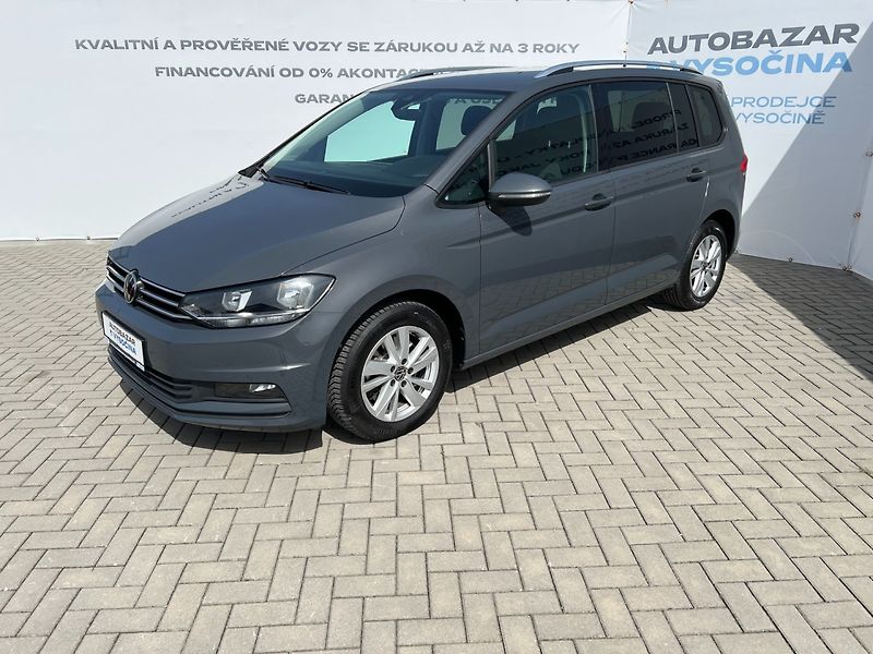Volkswagen Touran (2023) 1.5TSi 110kW DSG! 7-míst! Navi - fotka 1 z 37