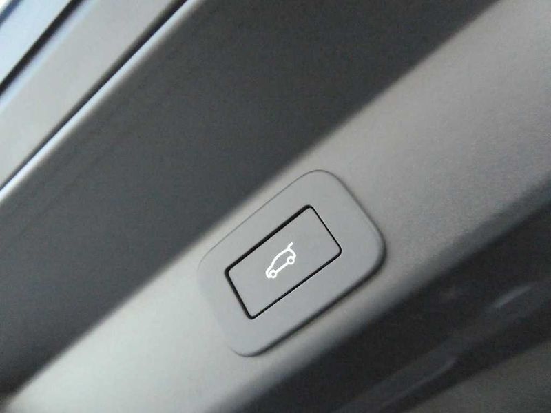 Land Rover Range Rover Sport Dynamic HSE P460e - fotka 33 z 34