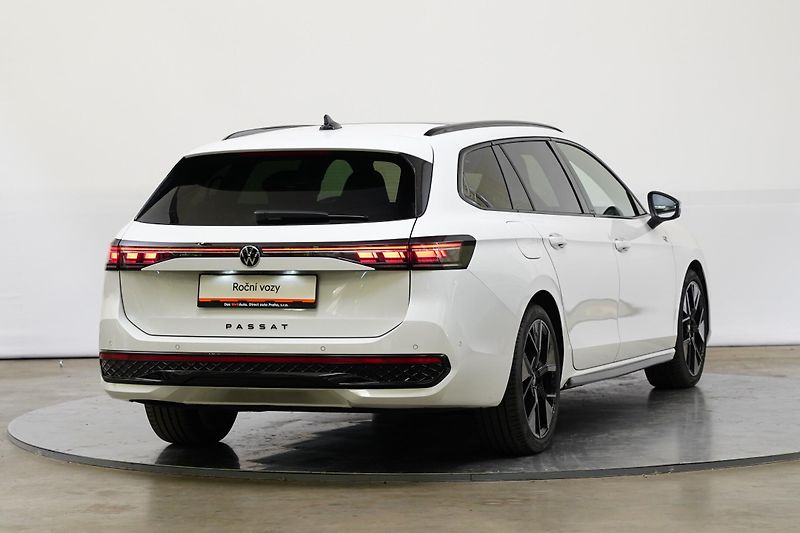 Volkswagen Passat - fotka 2 z 24