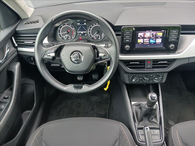 Škoda Scala 1,0 TSI 81 kW AMBITION - fotka 12 z 20