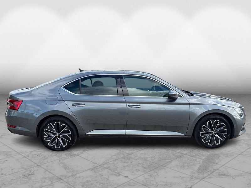 Škoda Superb L&K 2.0 TDI 147kW DSG 4x4 - fotka 7 z 28