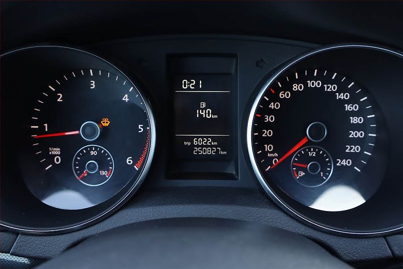 Volkswagen Golf (2009) 2.0 TDI, Serv.kniha, po STK - fotka 11 z 18
